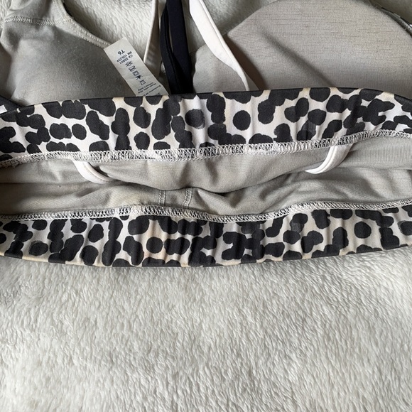 Lululemon Black and White Energy Bra Size 6 - Picture 3 of 4